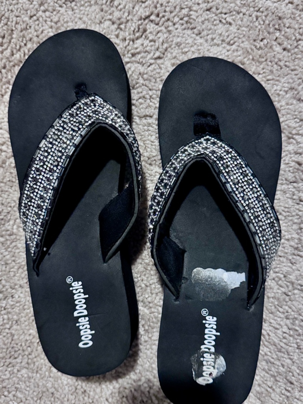 *NWOT* Women's Black Rhinestone Thong Sandals, size 8